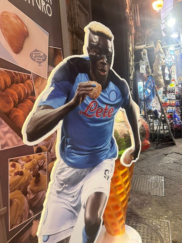 <h1>Quartieri Spagnoli</h1>
....il presente