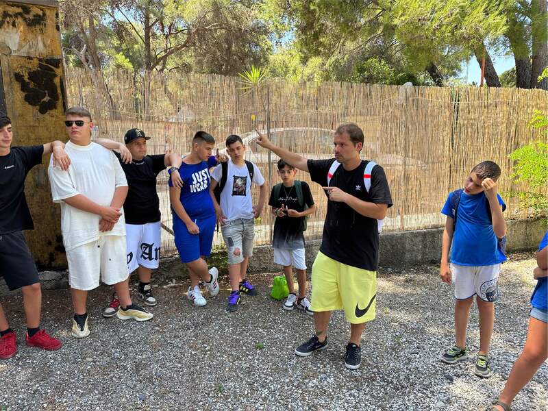 <h1>La scoperta</h1>
Educatore presenta il tema del giorno