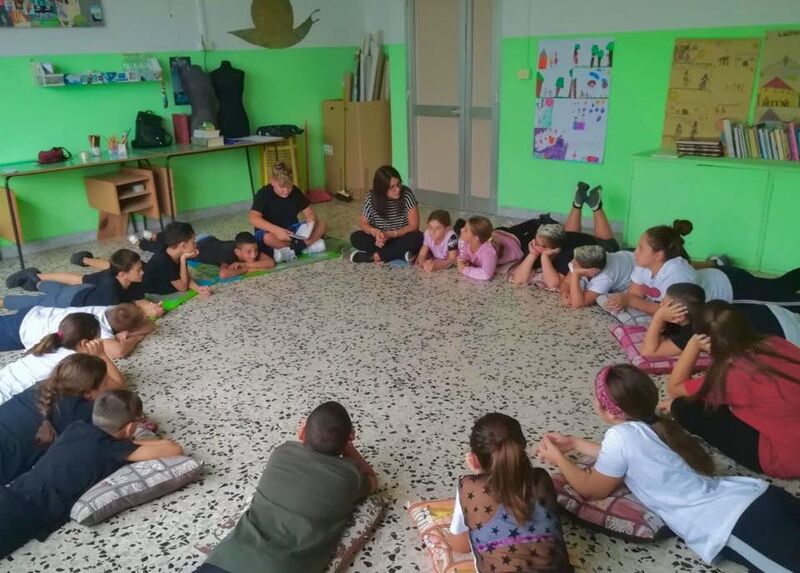<h1>Parlamentino. Gruppo Aquilotti, 9-11 anni</h1>
Viene svolto una volta a settimana e viene utilizzato, come setting, il laboratorio di lettura e scrittura creativa