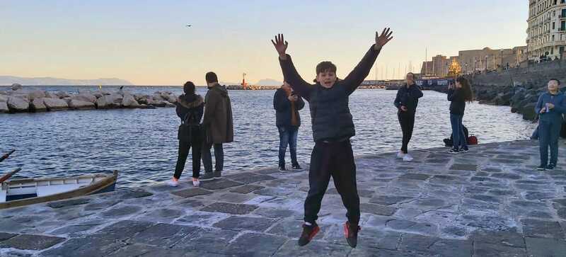 <h1>Lungomare</h1>
La felicità scoppia davanti alla bellezza