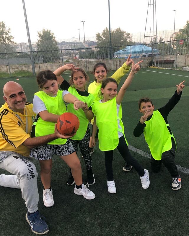 <h1>Non temiamo nessuno</h1>
I bambini si preparano alla partita senza alcuna paura